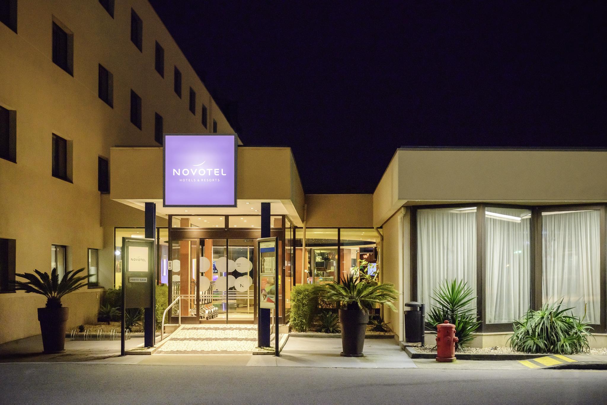 Novotel Porto Gaia Вила Нова ди Гая Екстериор снимка